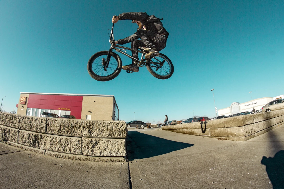 View 2f759cce12d4c9173981c17b1de21602.jpg by Chris Johnson