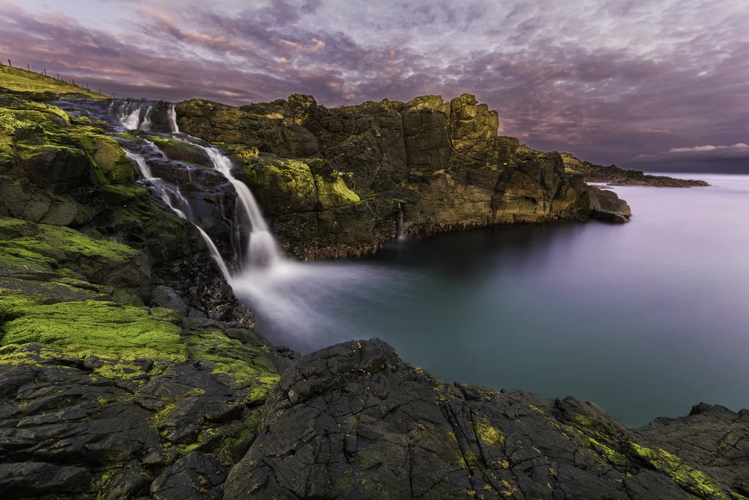 View 5d71c145b427b9088a507f6b6410f2e8.jpg by Chris Hawkins