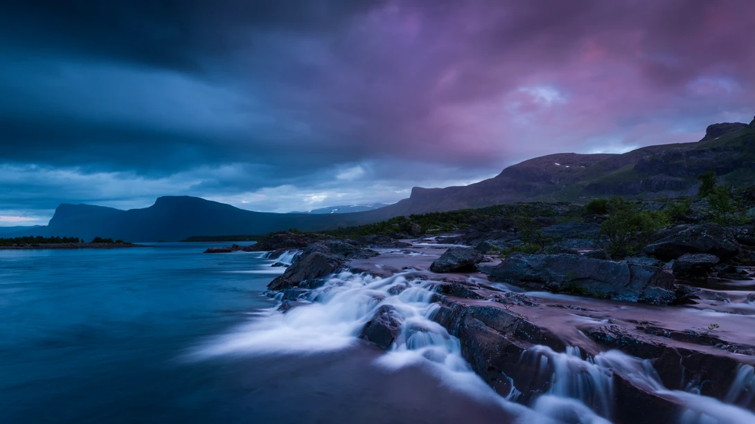 View db2d3271a51fcaf4b8f85bff95b1fe3b.jpg by Marcus Norman