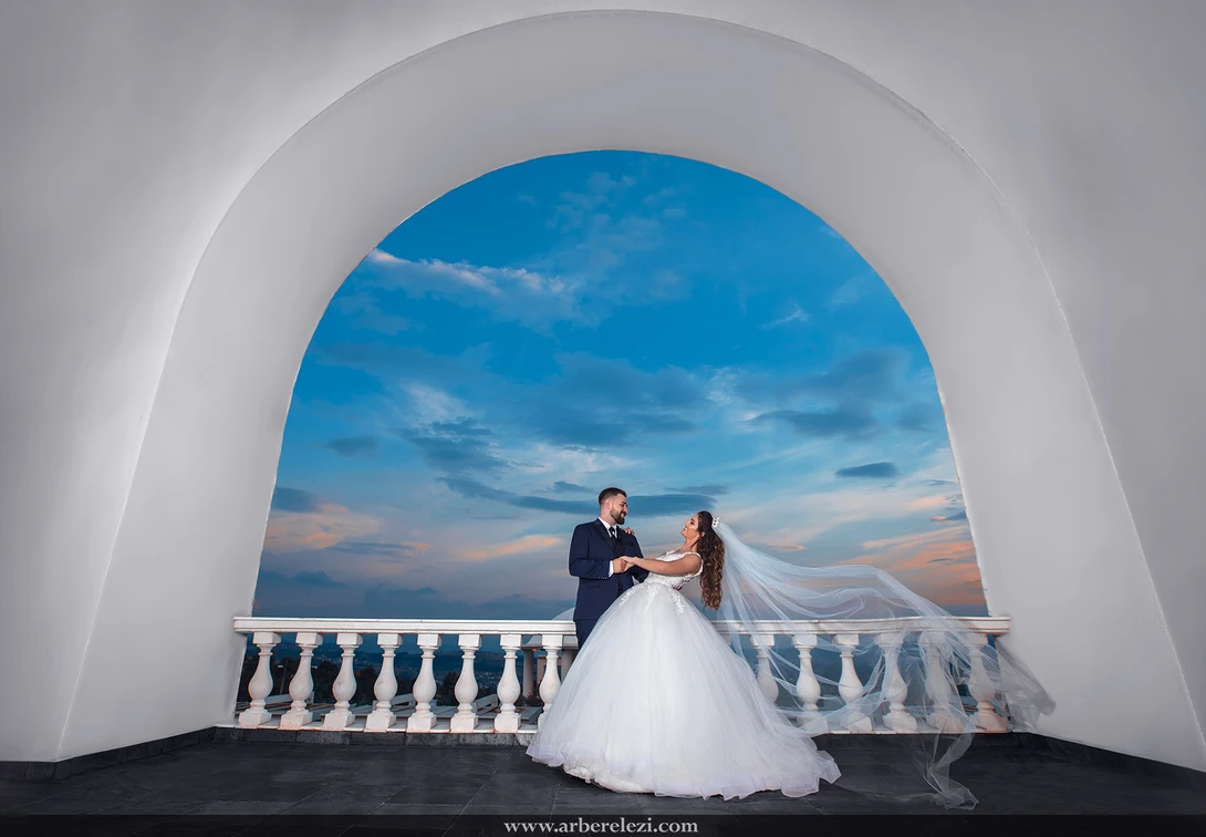 View 32942cbc502f330ace76f55cda7fbb0a.jpg by Arber Elezi