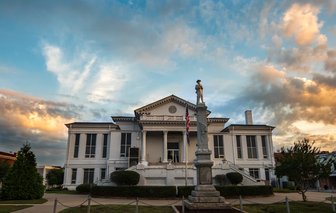 View 024044aba11f2630dd451912fe1b5c85.jpg by Mark Guinn