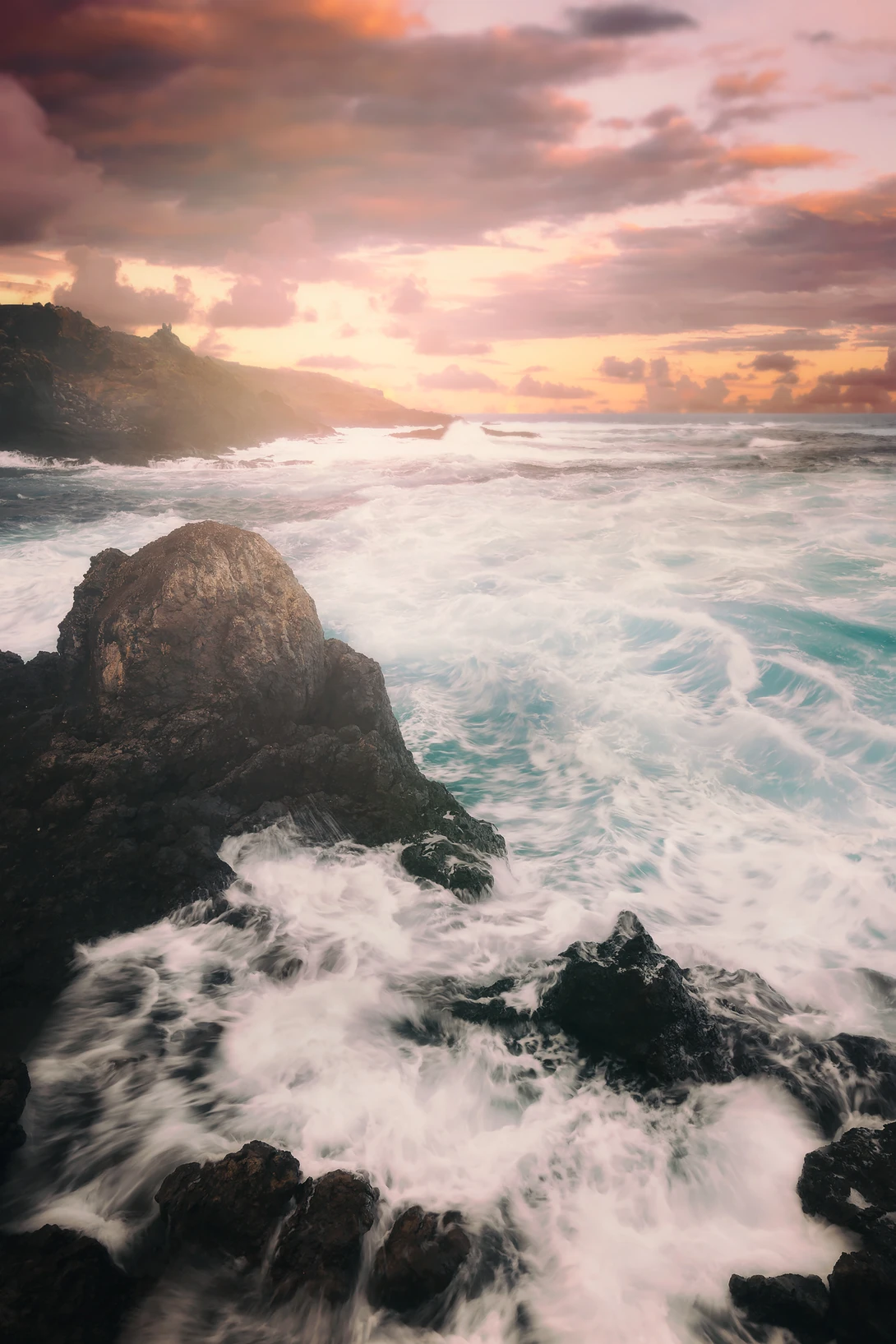 View 6fd41d8350ff4fd2214dccd6a0829583.jpg by Geoffrey Gilson