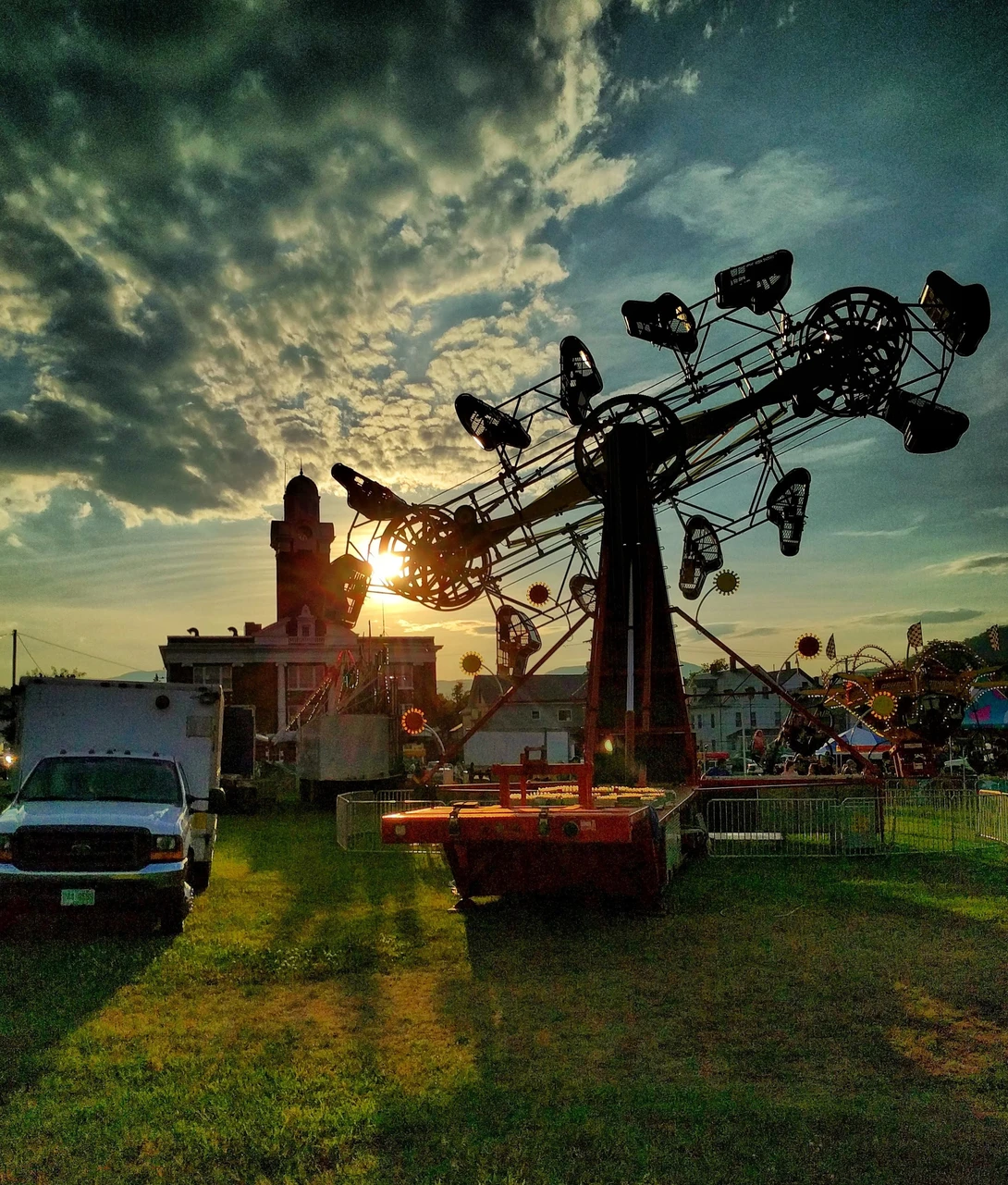 View 19e6353dc9e1c59dfeee14da0b2d154d.jpeg by Ron DesGroseilliers Jr.