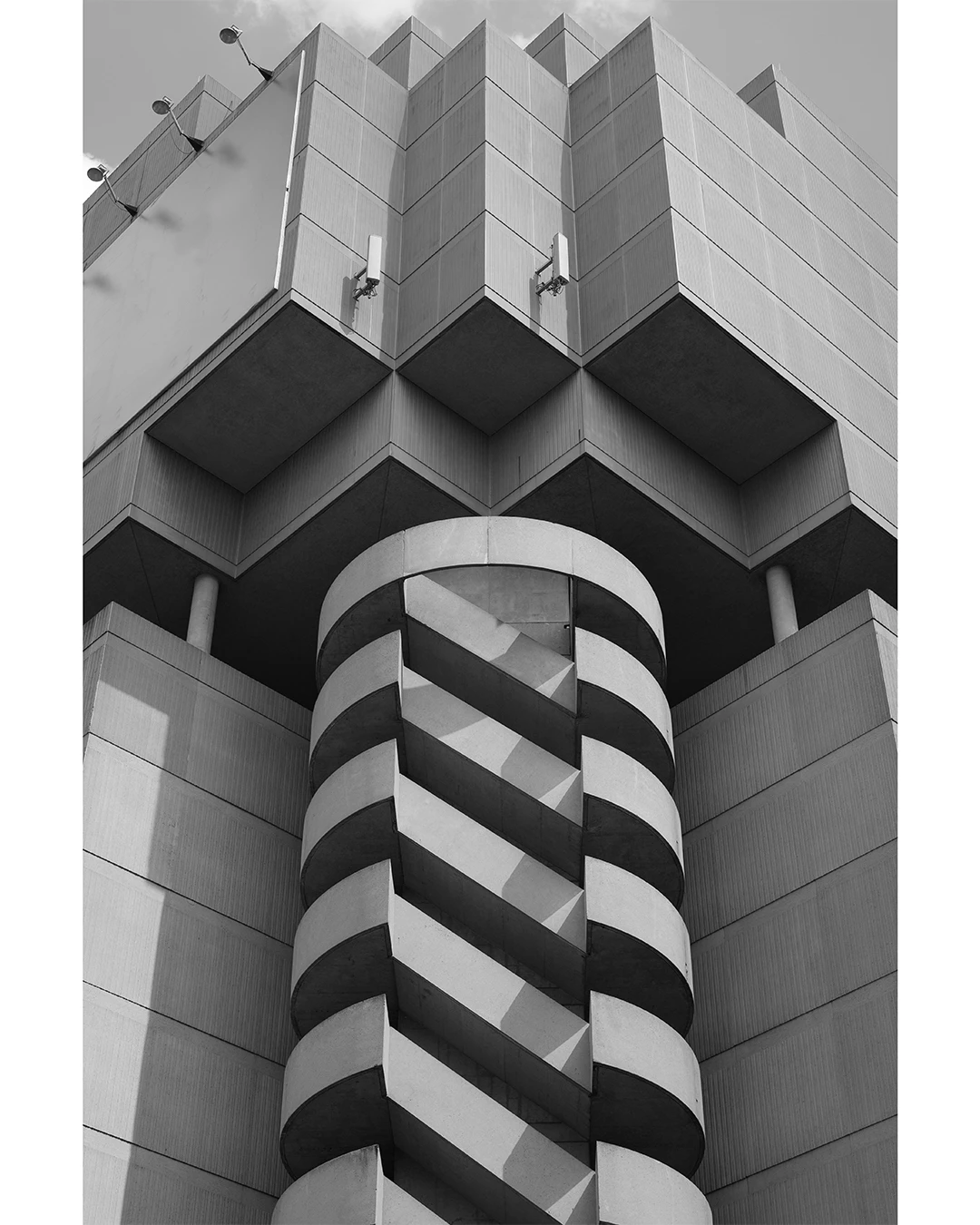 View c06d15d73a80957481b05b327000d017.jpeg by Daniel Moore