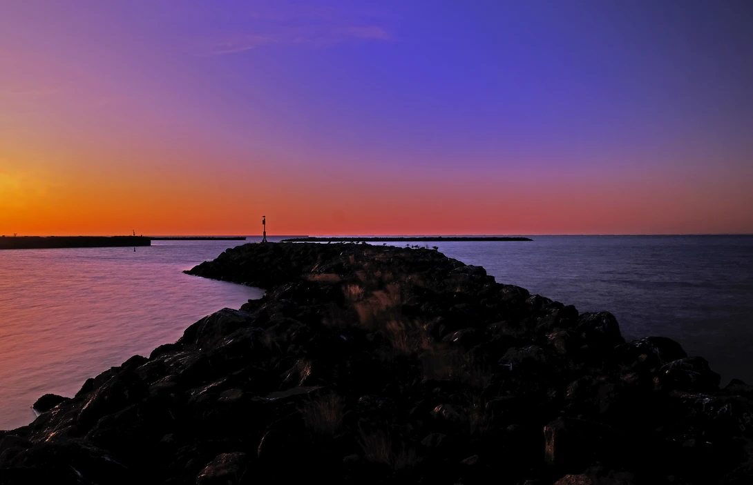 View 6e5a8e3c611f0925af504acbebc0b77f.jpg by John Pettigrew