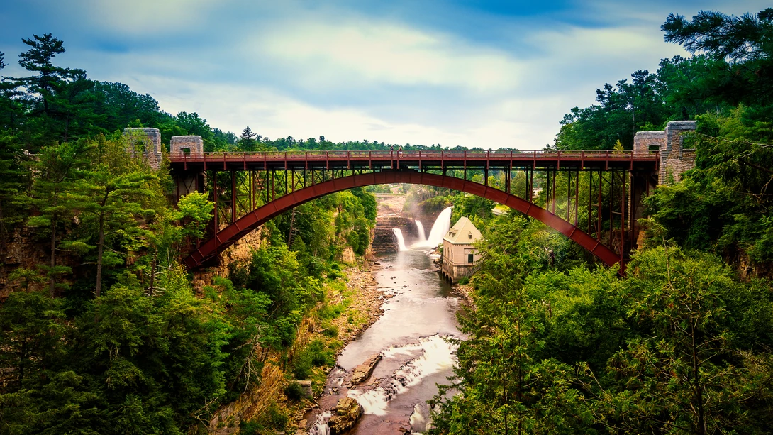 View 95d698688e032ad327553341065b6845.jpg by Kyle Foreman