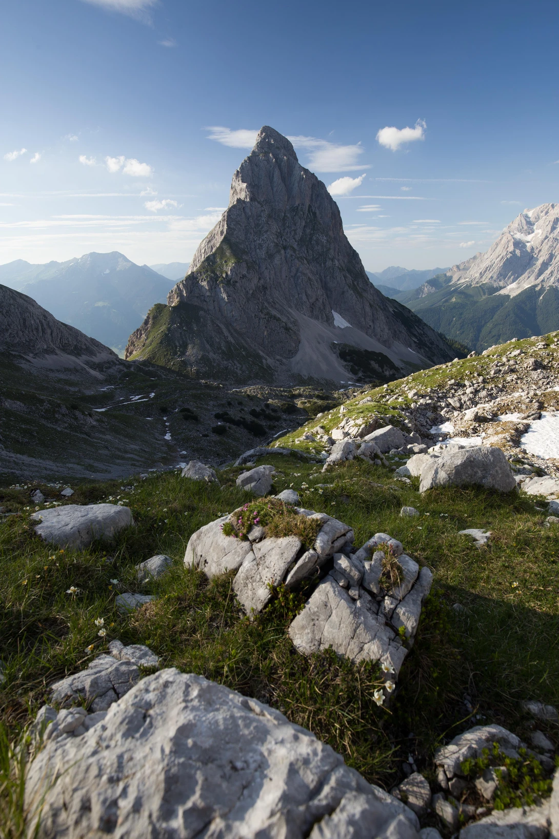 View d7d92cd6ed9da801f7ac40f3ef889854.jpg by Lukas Bornheim