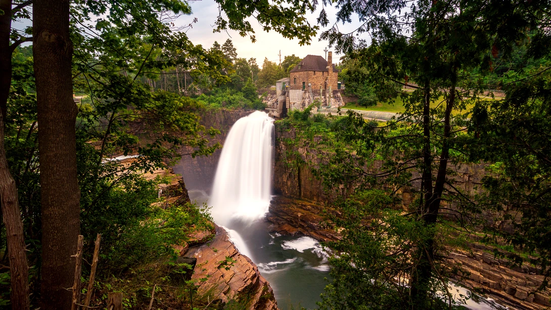 View e35808d17274b2797357b019fb434bb8.jpg by Kyle Foreman