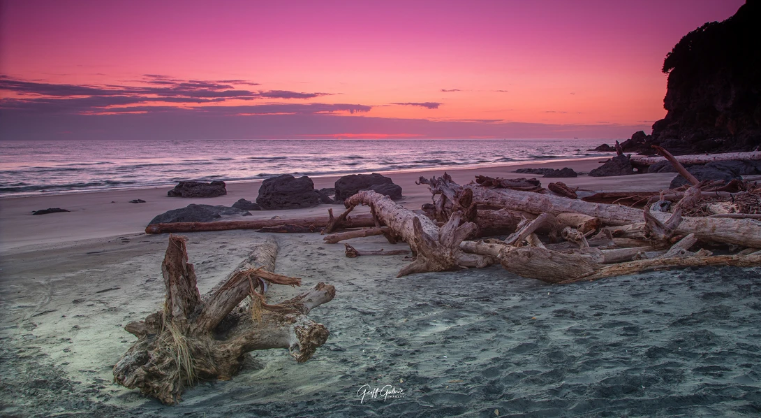 View f74d0f11dd00d1e62d16aaa8dc8af49f.jpg by Geoff Guthrie