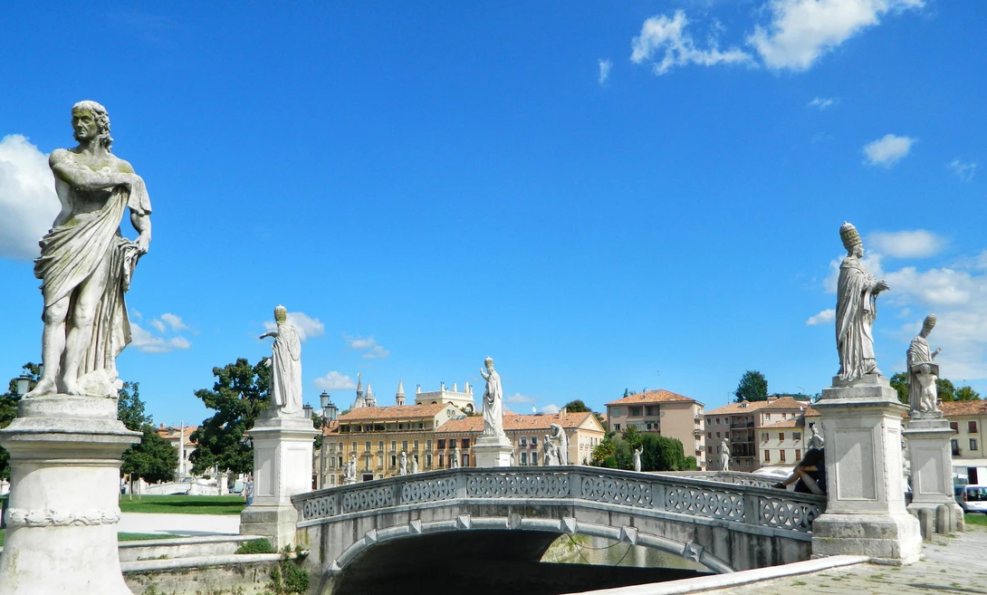 View 3df91020357bbfbb04baa4b271fdae4d.jpeg by Goran Avramovic