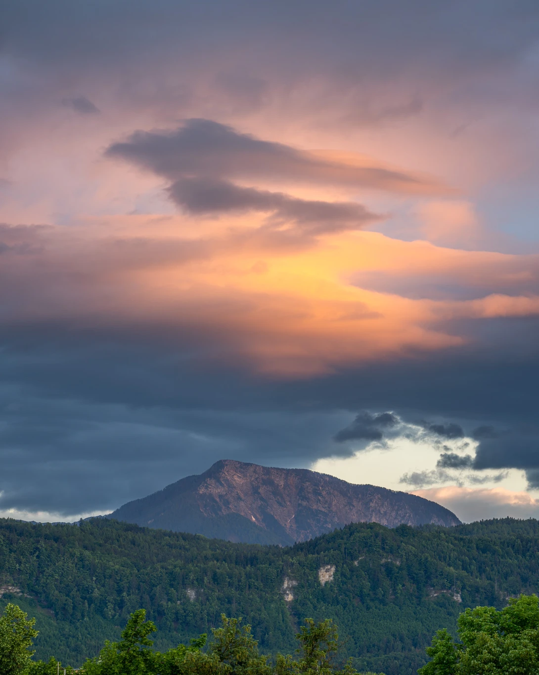 View 0a78b32c88f9a613d7e3984acf15688a.jpg by Bogdan Kas