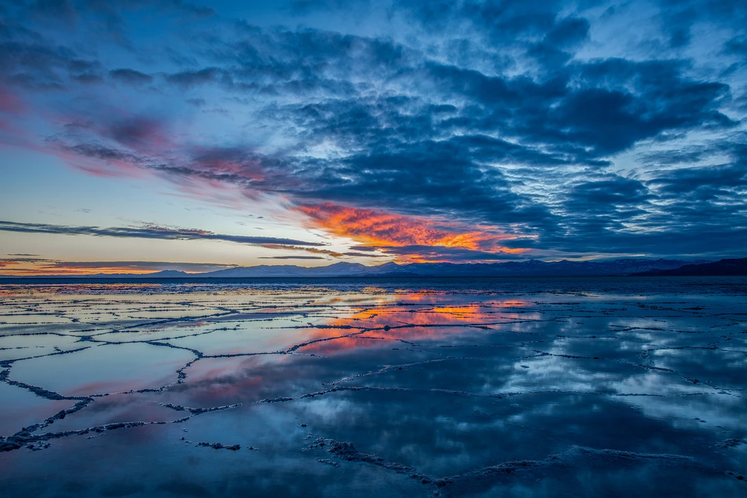 View a9219945bdd5528f6befa4512c07f01e.jpg by Artem Shestakov