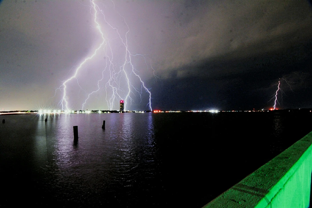 View e0fd1665ccd01c03261596b048db0390.jpg by Eric Zaal