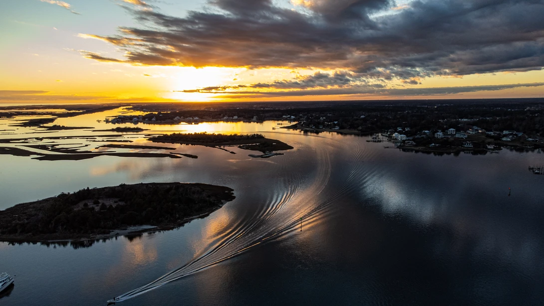 View 58f62cd9f24fe7c15e845109c092e701.jpg by Kyle Foreman