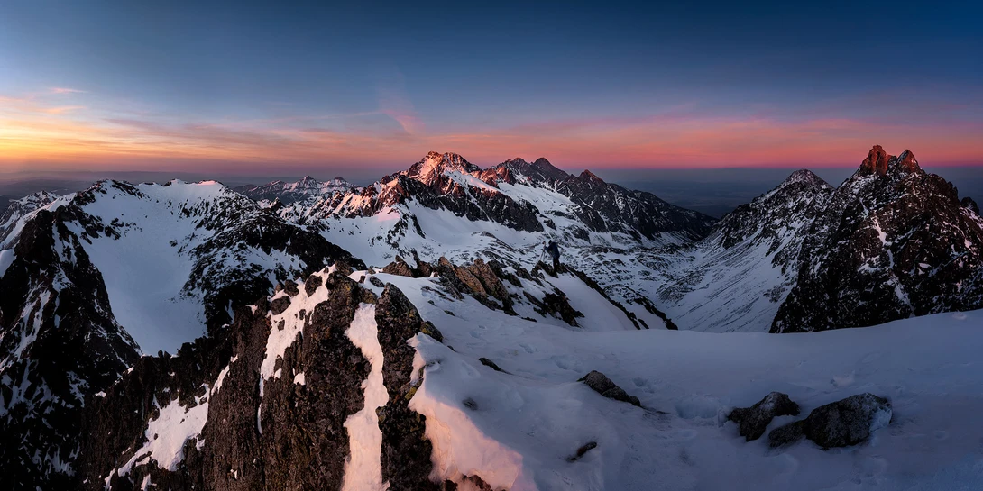 View Peaks at dusk by Štefan Condík