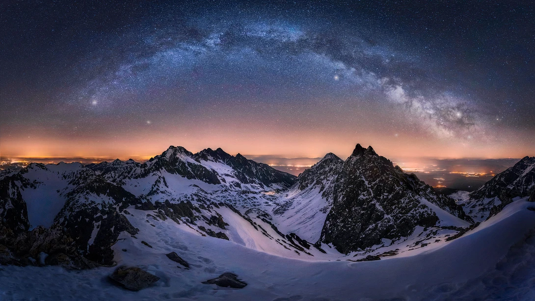 View Peaks at night by Štefan Condík