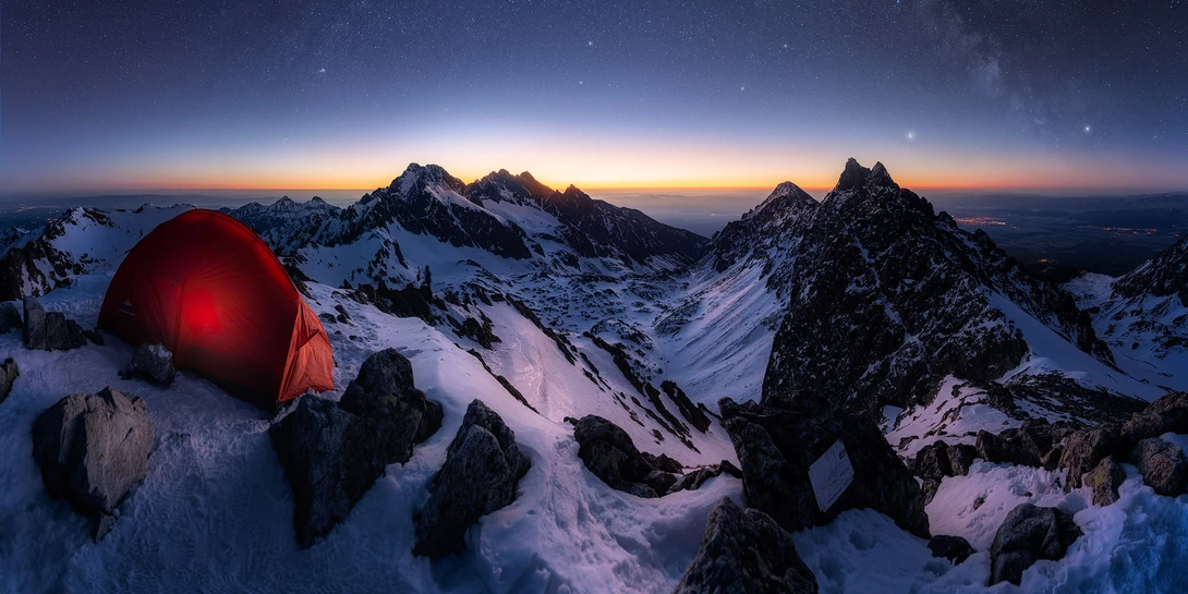 View Peaks at dawn by Štefan Condík