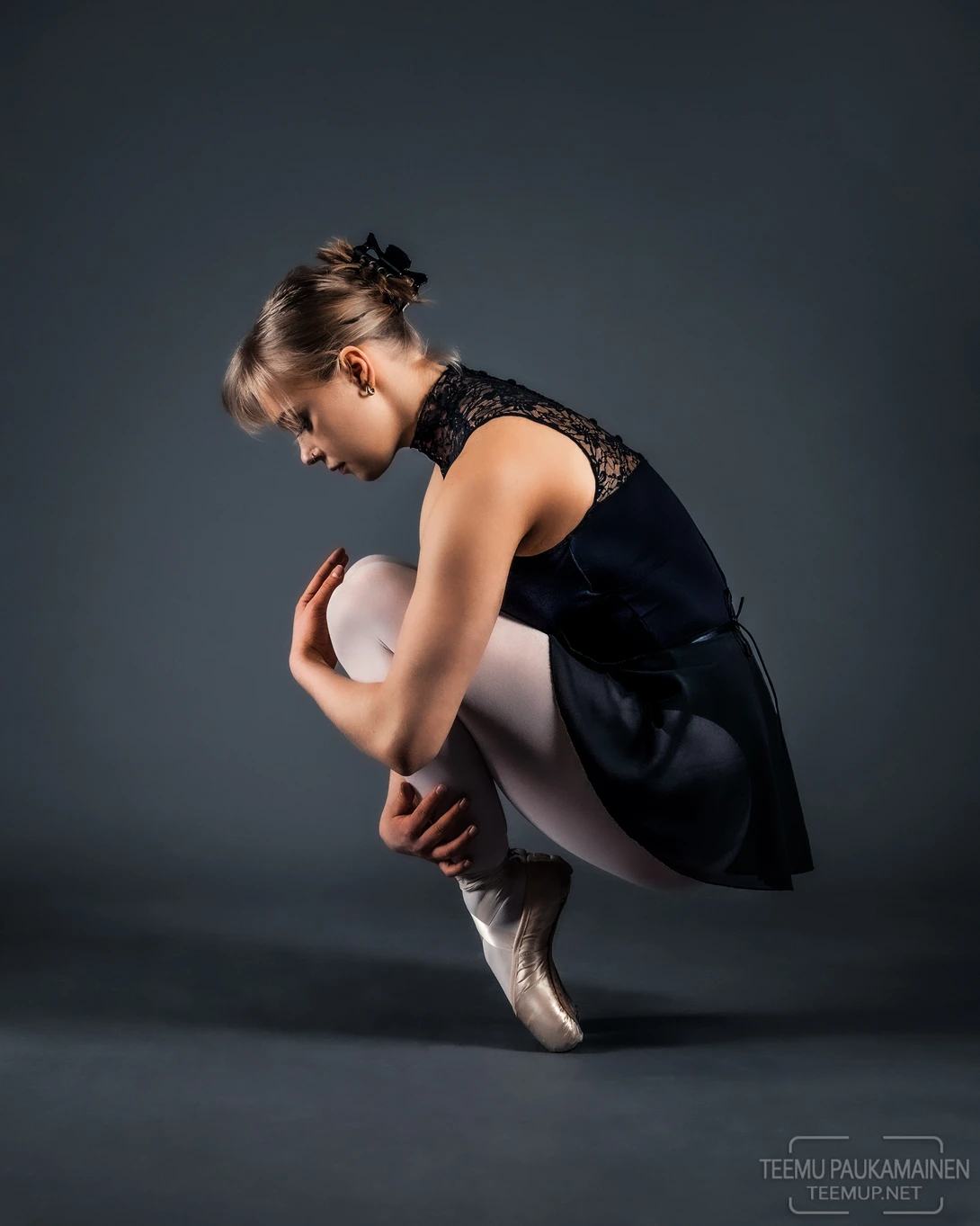 View Emmi Peltola - Ballet Dancer - EM550028 by Teemu Paukamainen