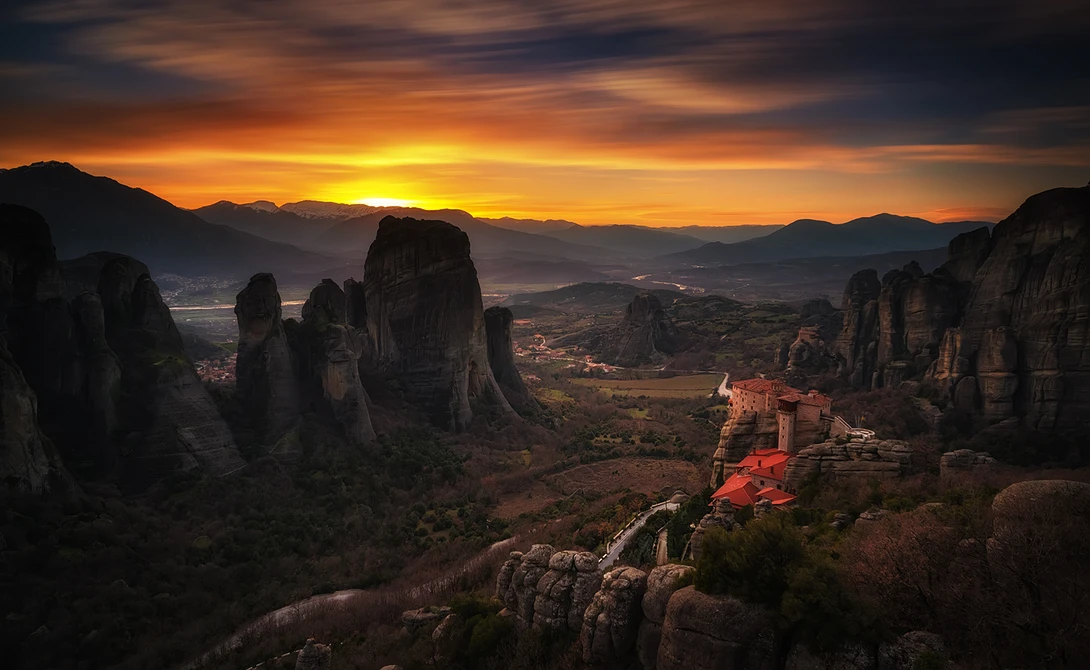 View Amazing Meteora by Georgios Papapostolou