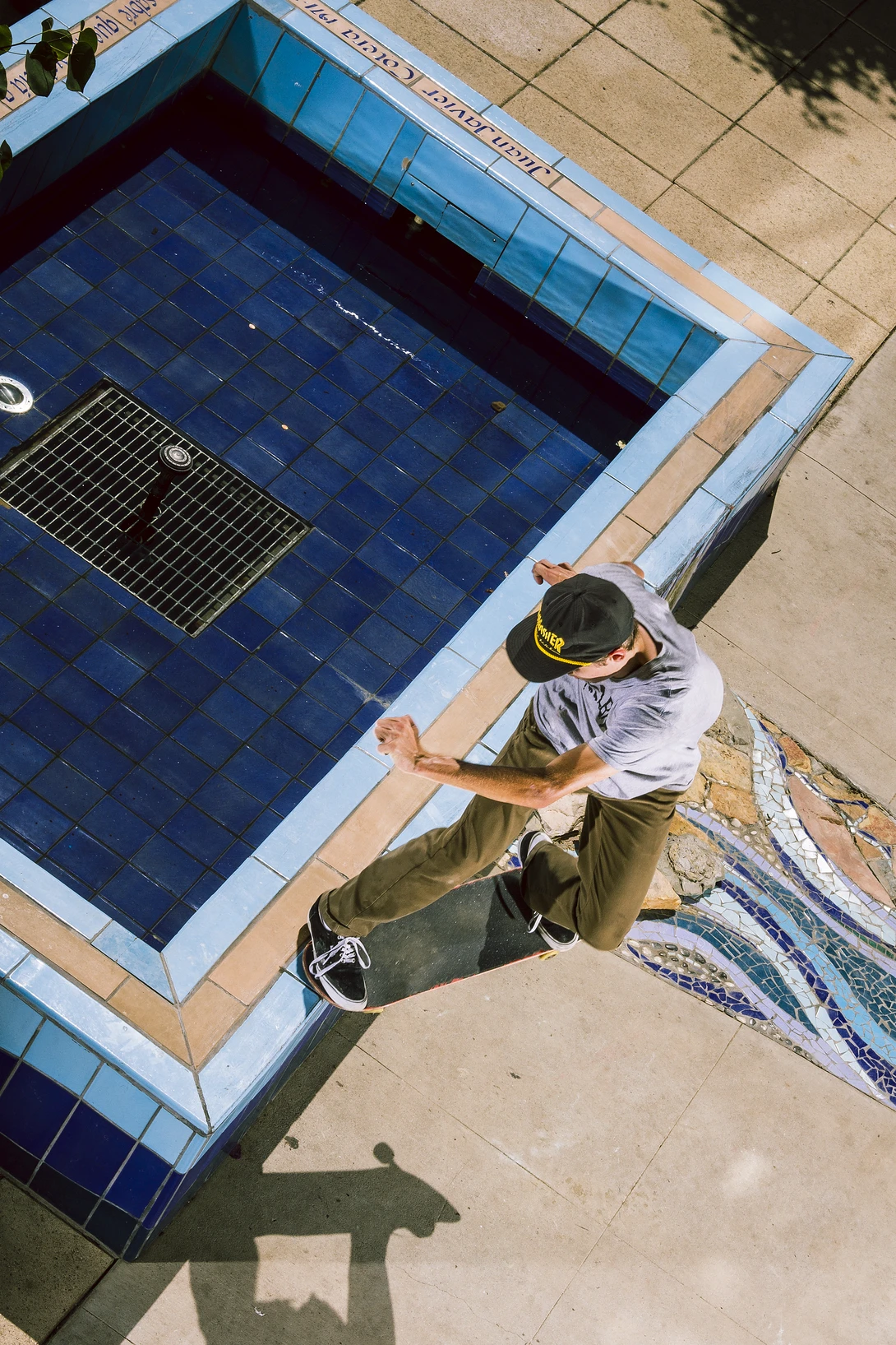 View c0adf2622f5e8f475e0dadfa4ac86db3.jpg by Weston Kruse