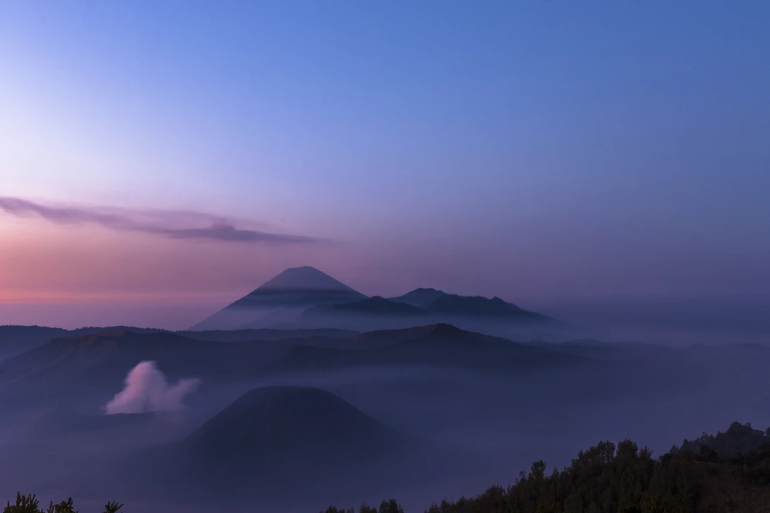 View bromo sunrise by Tris White