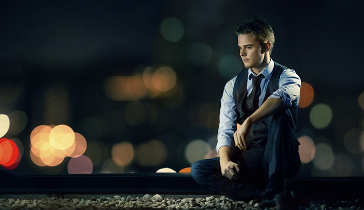 Andrew_kesler_sitting_rooftop1
