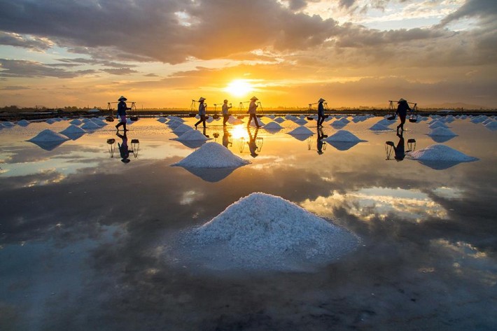 Smithsonian-photo-contest-travel-vietnam-salt-asia-namibia-giang-hoang
