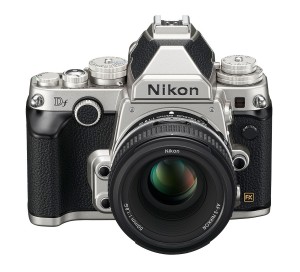 nikon df camera size
